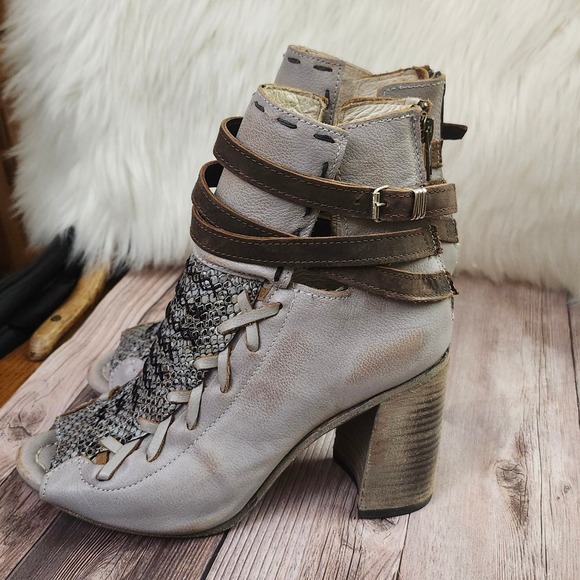 Freebird Eagle Leather Peep Toe Lace Up Strappy Heeled Booties Women's Size 9 - Picture 8 of 8